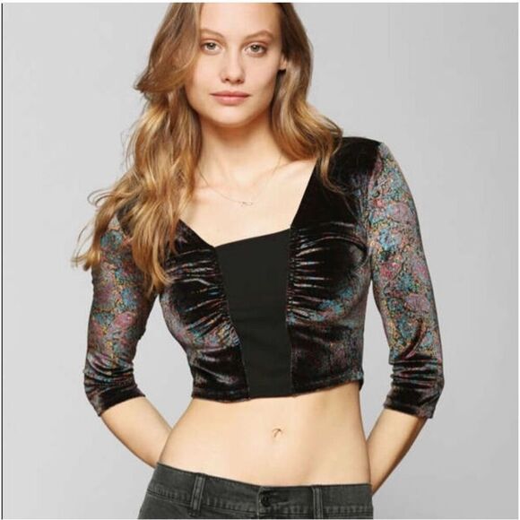 Ecote Tops - Ecote Urban Outfitters Women’s Large Bianca Paisley Velvet Crop Top 3/4 Sleeve